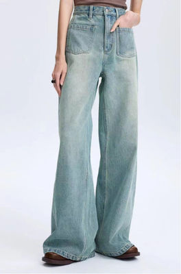 মাঝারি উচ্চ কোমর সঙ্গে loose-fit প্রশস্ত পা নকশা