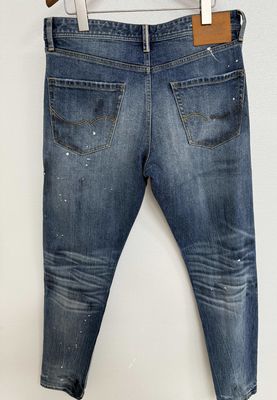 ভারী ওয়াশিং এবং একটি নস্টালজিক vibe জন্য vintage faded finish denim bottom