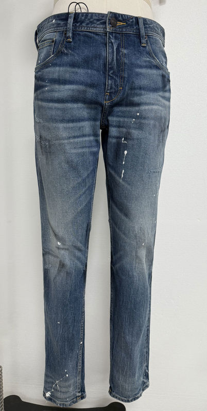 ভারী ওয়াশিং এবং একটি নস্টালজিক vibe জন্য vintage faded finish denim bottom